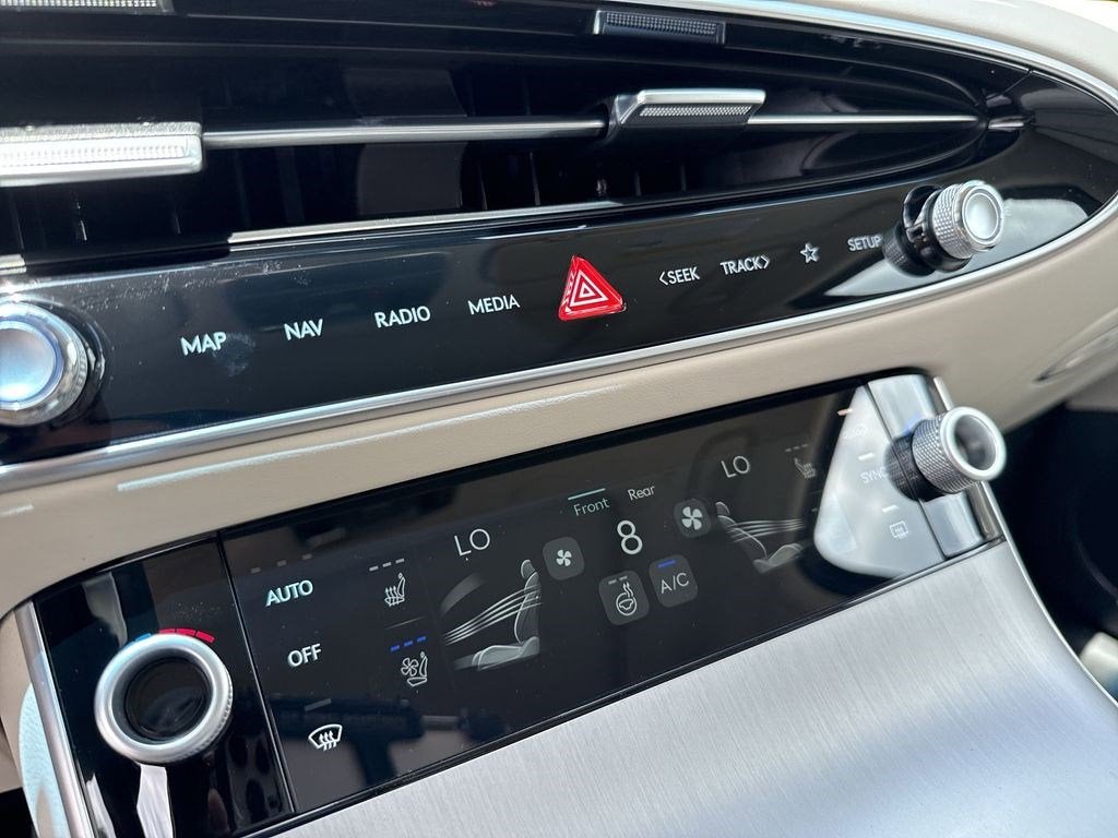 2026 Genesis GV70 2.5T Advanced