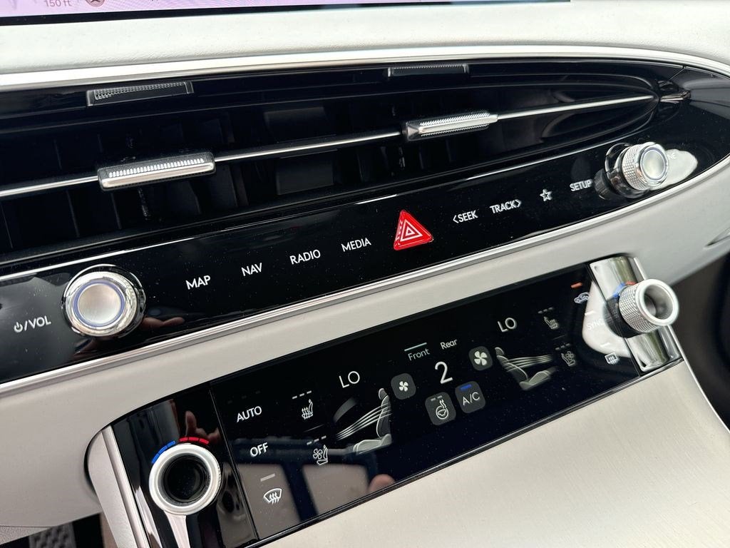 2026 Genesis GV70 2.5T Advanced