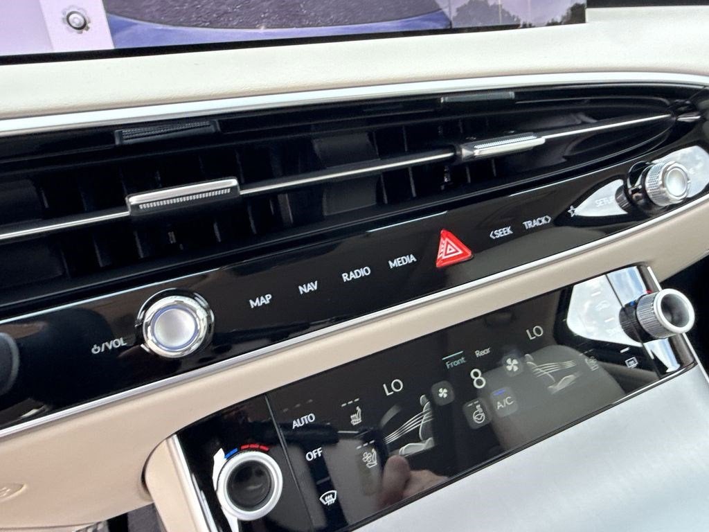 2026 Genesis GV70 2.5T Advanced