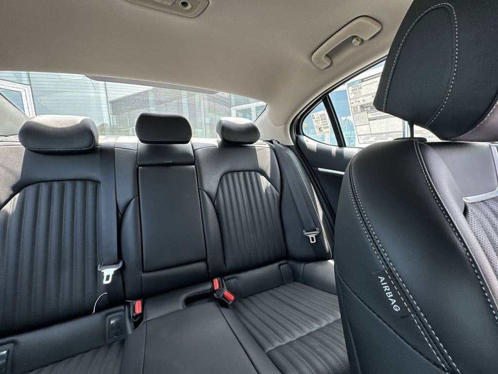 2026 Genesis G70 2.5T PRESTIGE