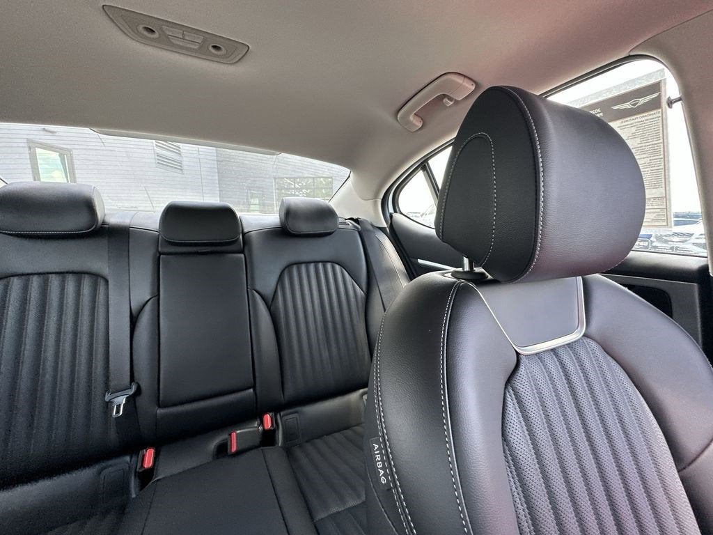 2026 Genesis G70 2.5T PRESTIGE