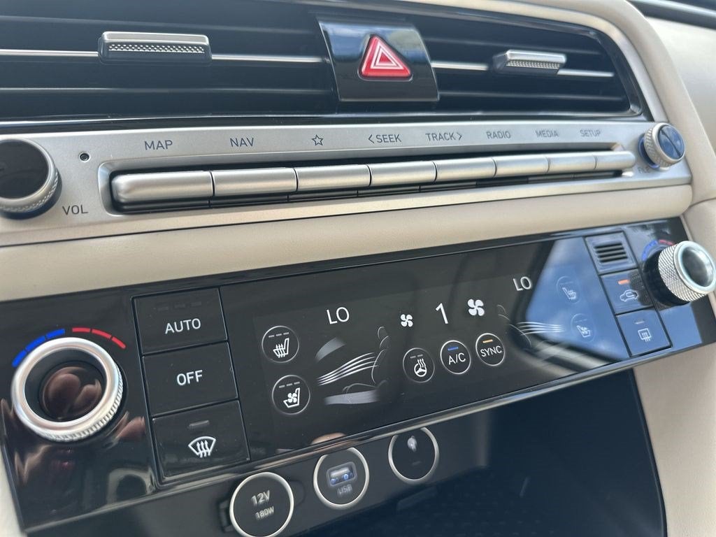 2026 Genesis G70 2.5T PRESTIGE