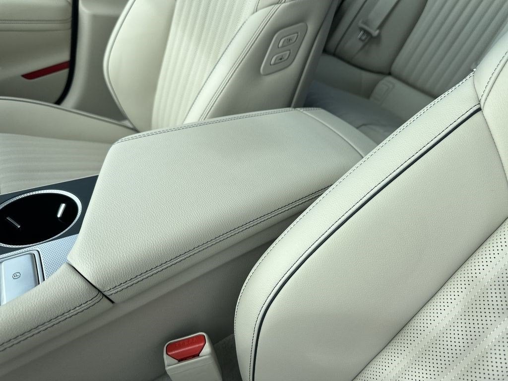 2026 Genesis G70 2.5T PRESTIGE