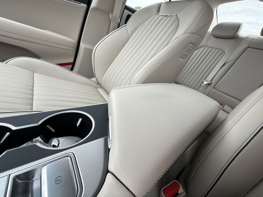 2026 Genesis G70 2.5T Prestige