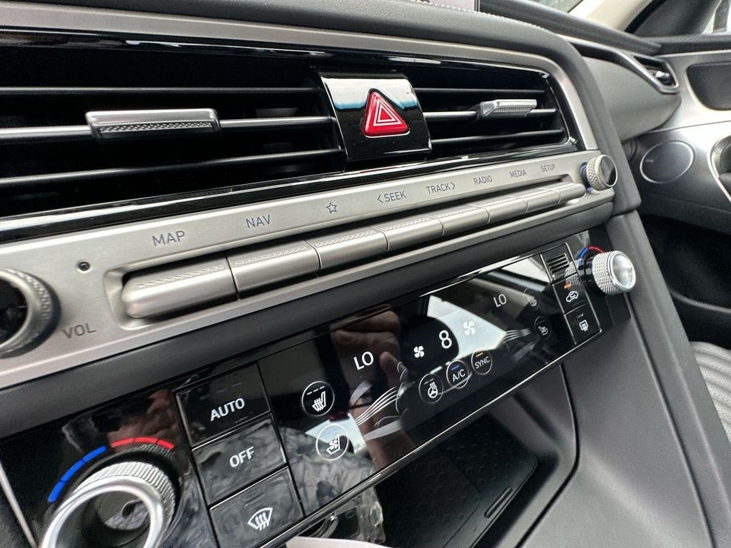 2026 Genesis G70 2.5T PRESTIGE