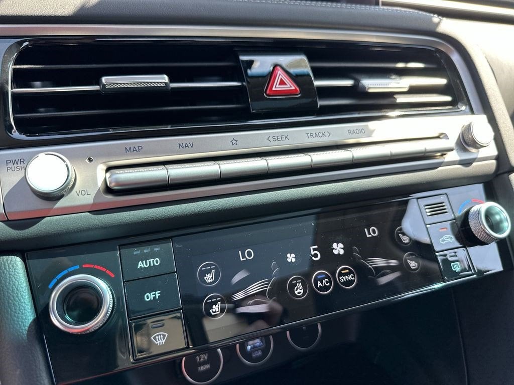 2026 Genesis G70 2.5T PRESTIGE