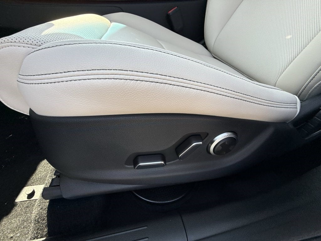 2027 Genesis GV70 2.5T SELECT