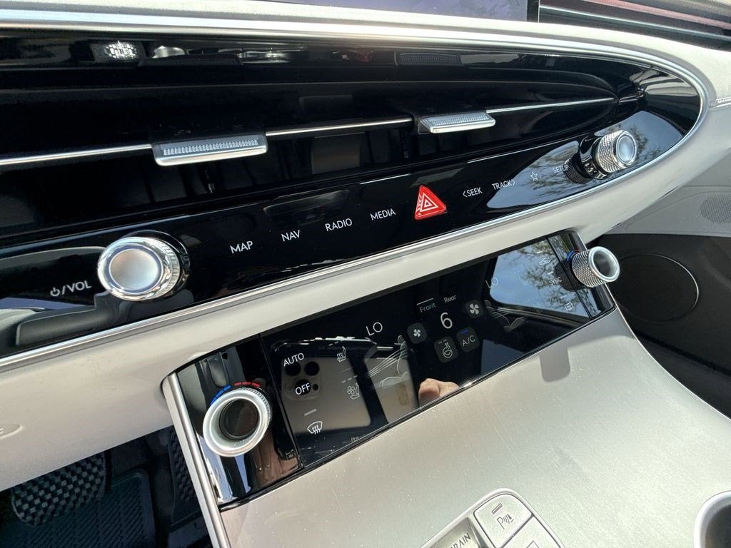 2026 Genesis GV70 2.5T Advanced