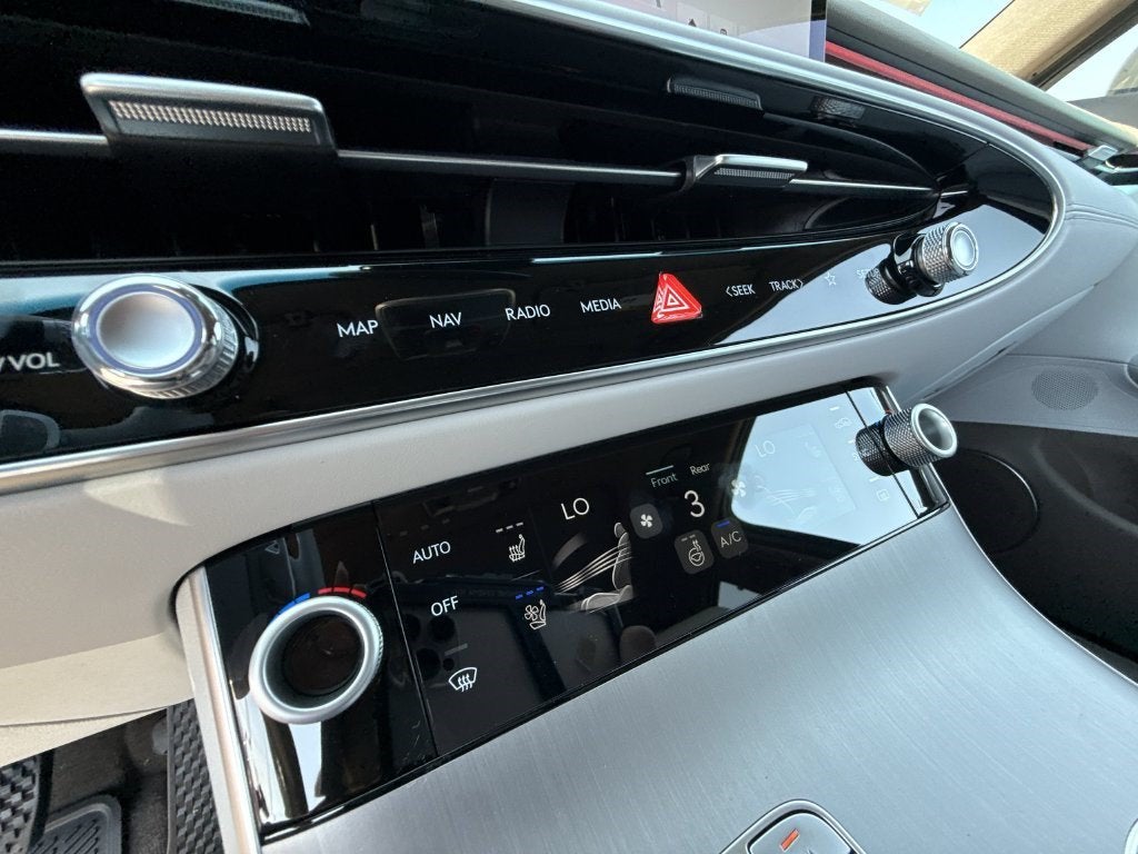 2027 Genesis GV70 2.5T ADVANCED
