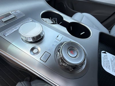 2027 Genesis GV70 2.5T ADVANCED