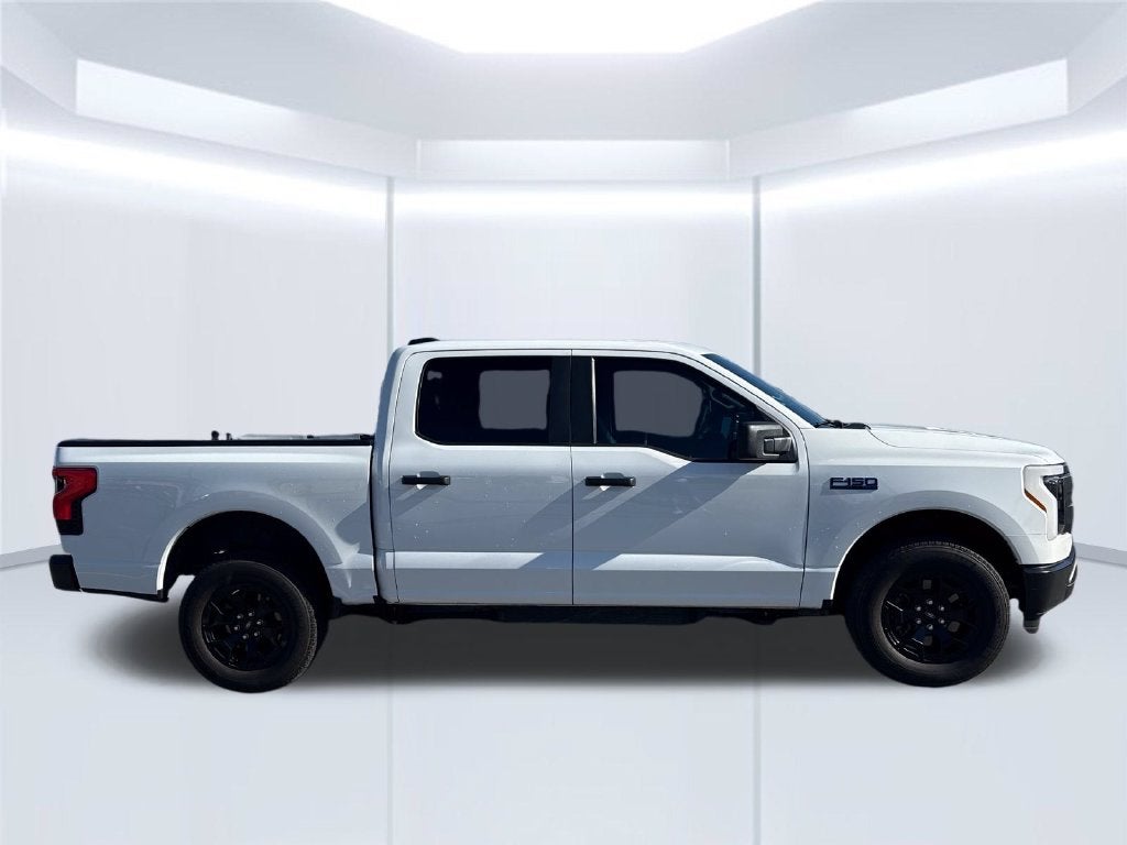 2025 Ford F-150 Lightning Pro