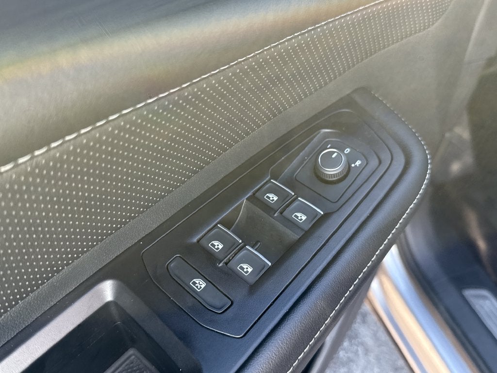 2026 Volkswagen Atlas Cross Sport SE w/Technology
