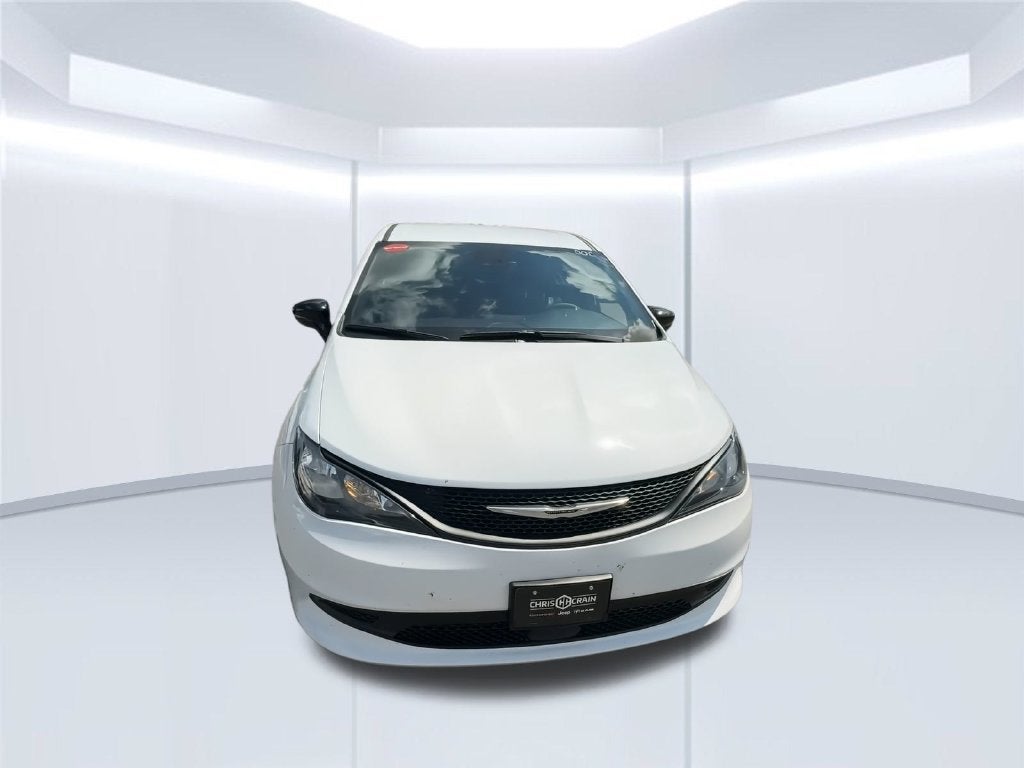 2025 Chrysler Voyager LX