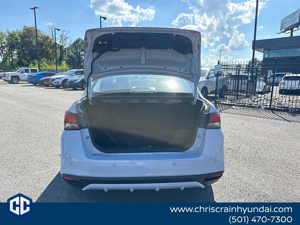 2023 Nissan Versa 1.6 SR