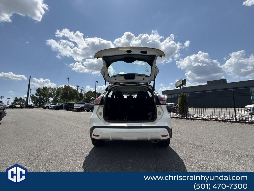 2023 Nissan Kicks SR