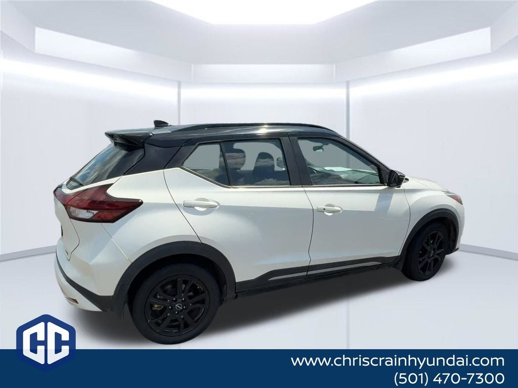 2023 Nissan Kicks SR