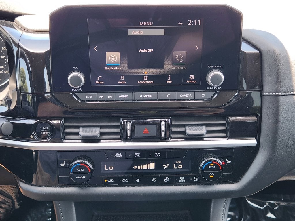 2025 Nissan Pathfinder SV