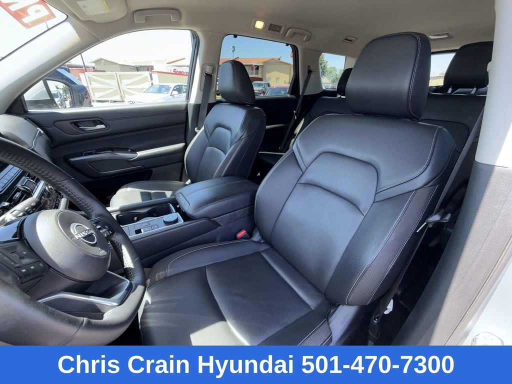 2025 Nissan Pathfinder SL