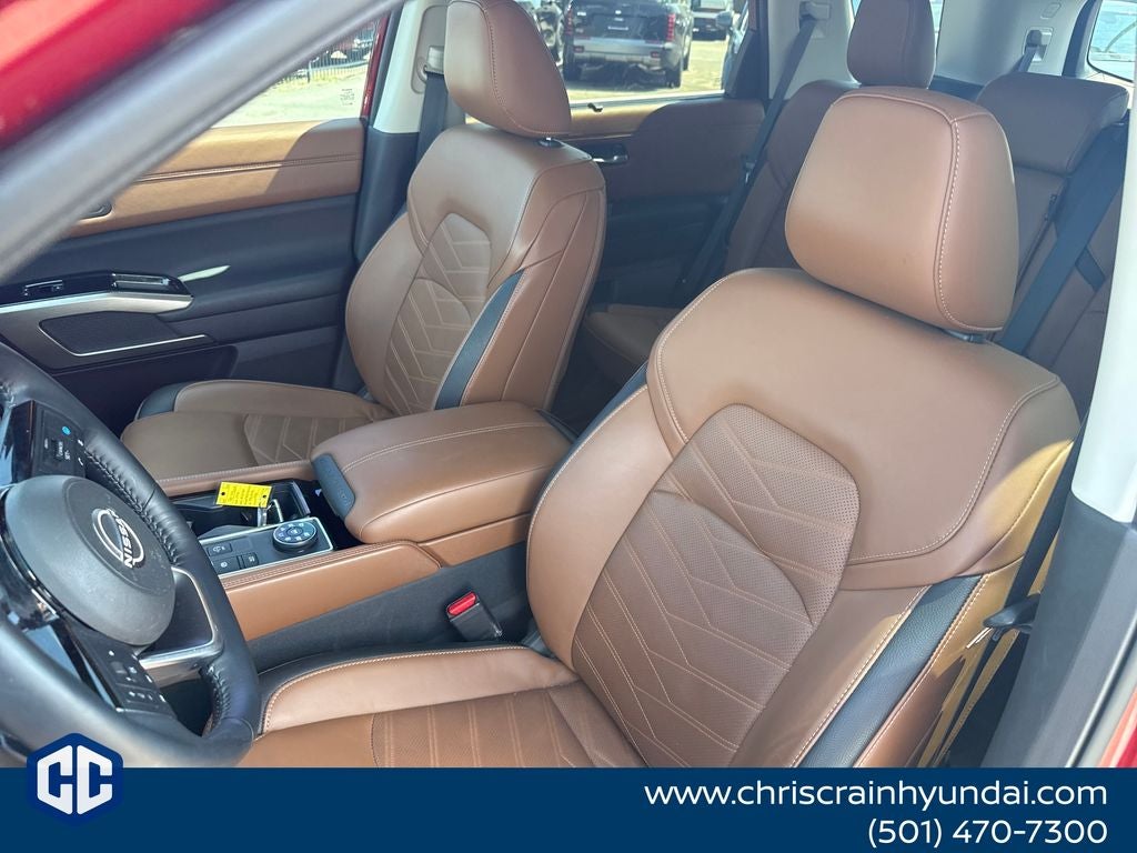 2025 Nissan Pathfinder Platinum