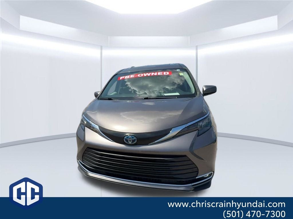 2024 Toyota Sienna XLE 8 Passenger