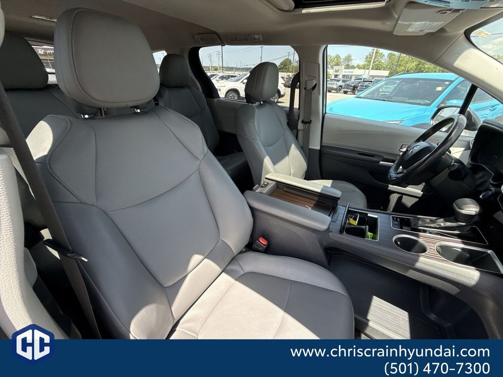 2024 Toyota Sienna XLE 8 Passenger