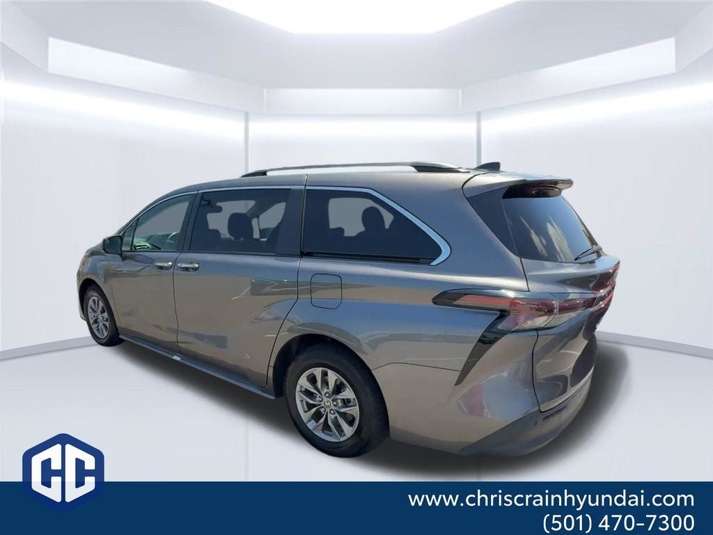 2024 Toyota Sienna XLE 8 Passenger