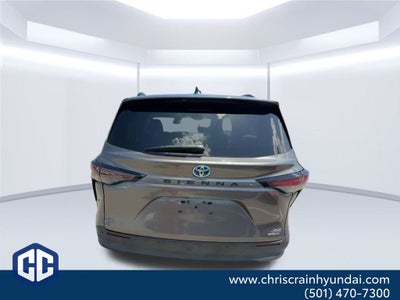2024 Toyota Sienna XLE 8 Passenger