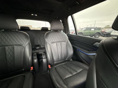 2022 BMW X7 M50i