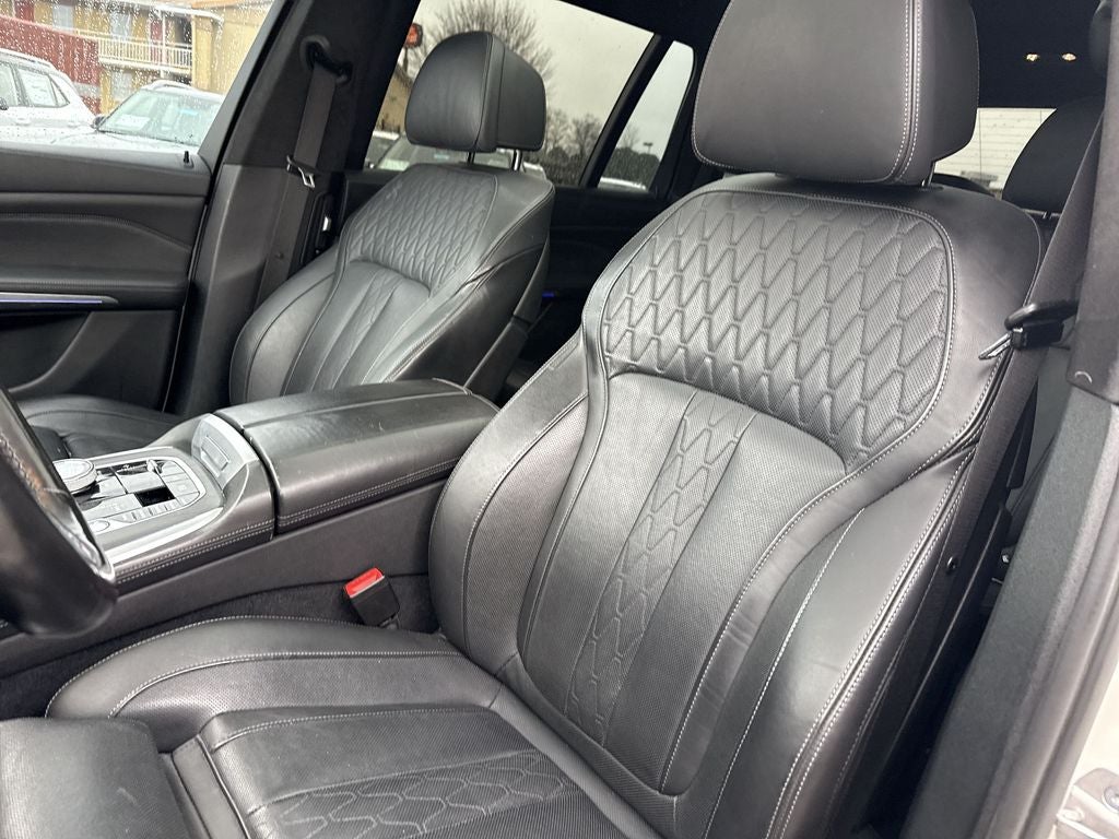 2022 BMW X7 M50i