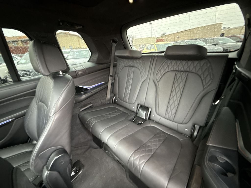 2022 BMW X7 M50i