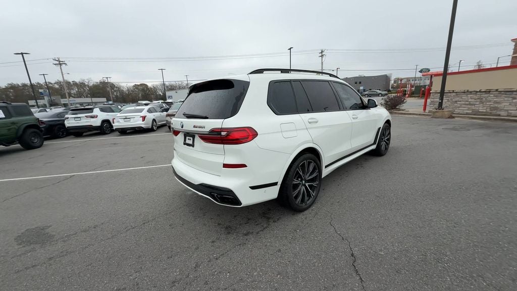 2022 BMW X7 M50i