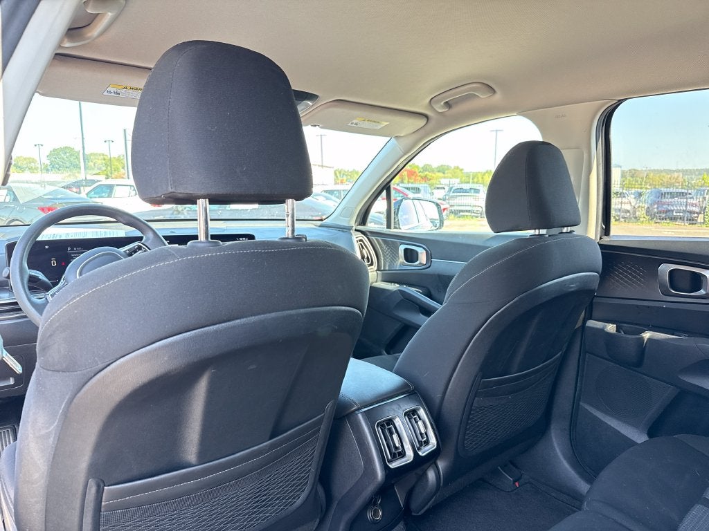 2025 Kia Sorento LX