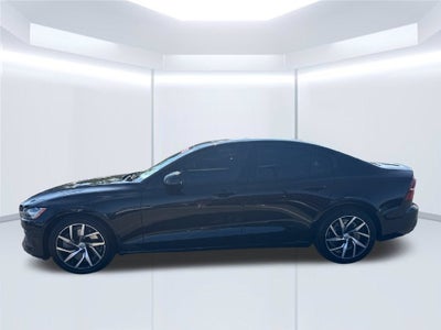 2020 Volvo S60 T6 Momentum