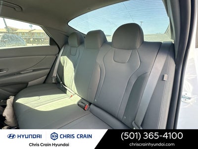 2025 Hyundai Elantra SE