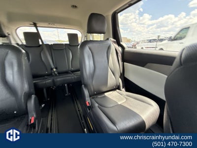 2023 Kia Carnival LX Seat Package
