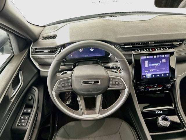2025 Jeep Grand Cherokee Laredo X 4x4