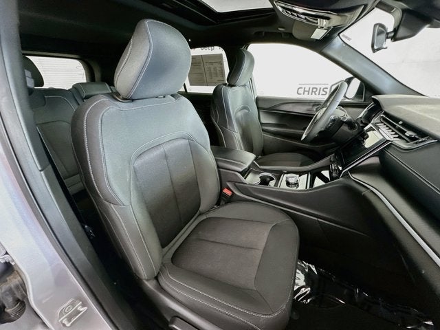 2025 Jeep Grand Cherokee Laredo X 4x4
