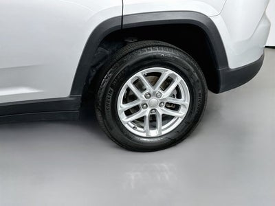 2025 Jeep Grand Cherokee Laredo X 4x4
