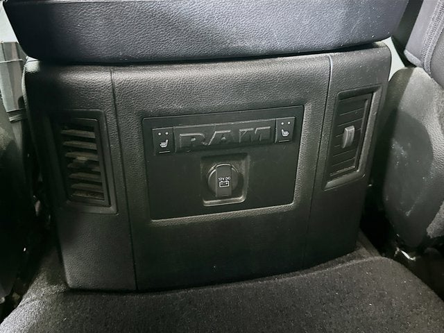 2017 RAM 1500 Laramie Crew Cab 4x4 5'7' Box