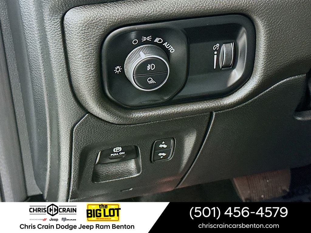 2022 RAM 1500 Big Horn Crew Cab 4x4 5'7' Box