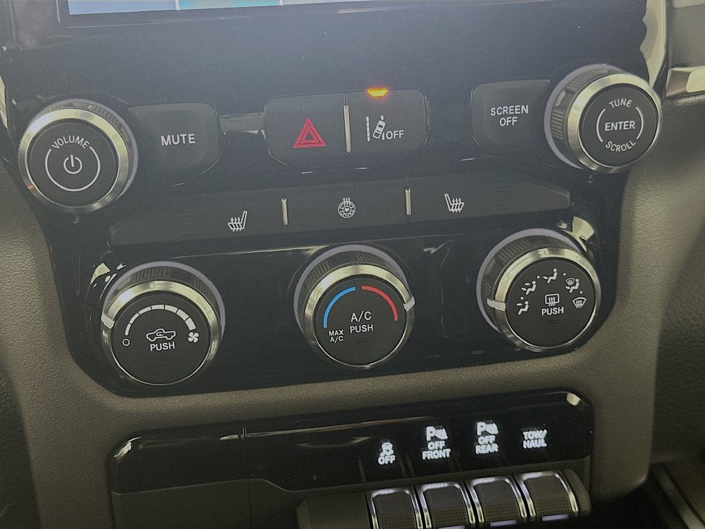 2026 RAM 1500 Big Horn Crew Cab 4x4 5'7' Box