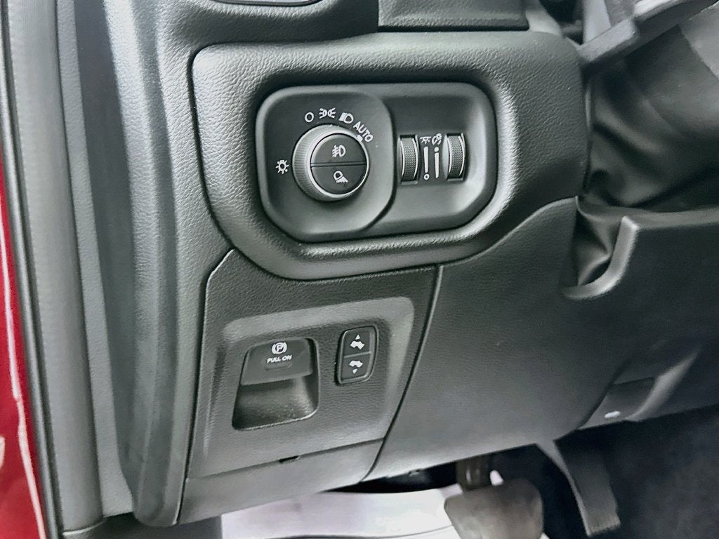 2025 RAM 1500 Laramie Crew Cab 4x4 5'7' Box