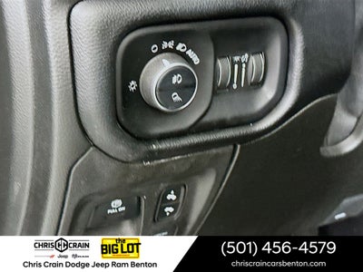 2019 RAM 1500 Laramie Crew Cab 4x4 5'7' Box