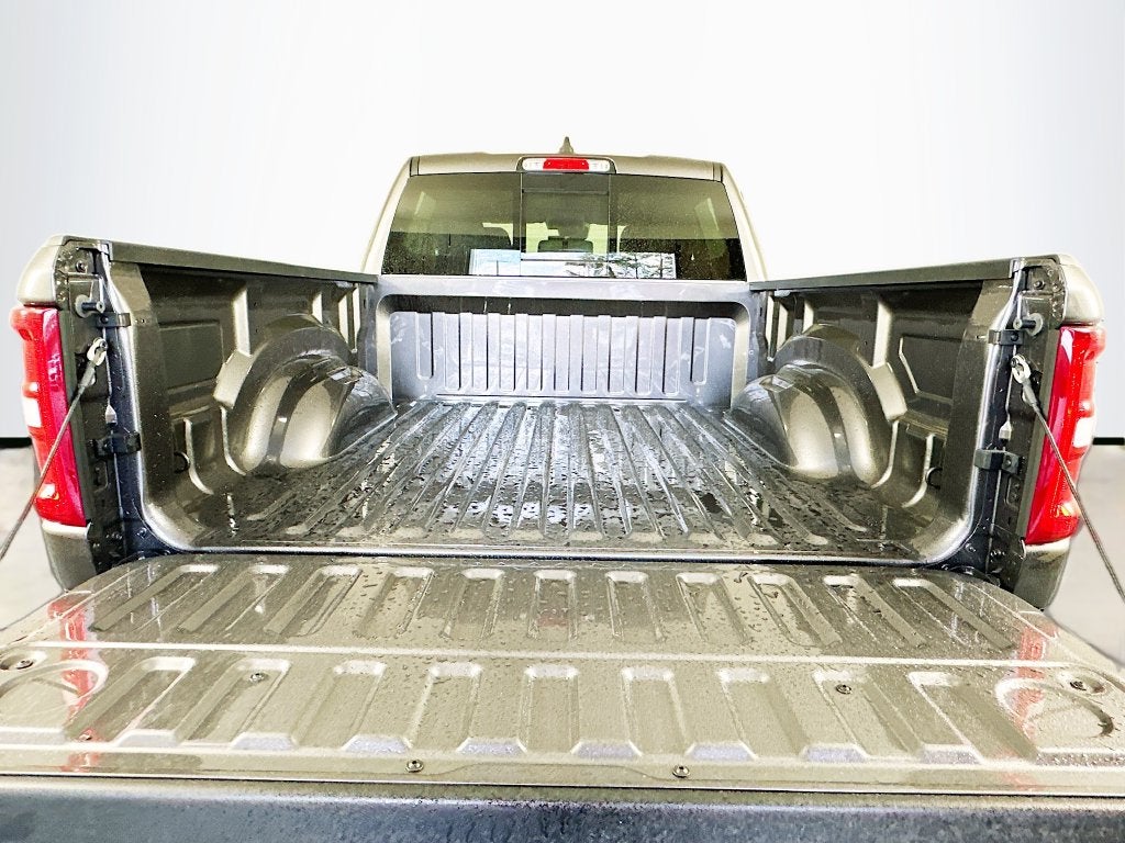 2026 RAM 1500 Laramie Crew Cab 4x4 5'7' Box