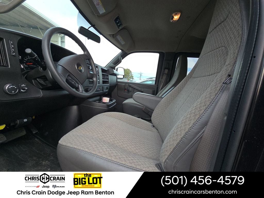 2025 Chevrolet Express Passenger RWD 3500 Extended Wheelbase LS