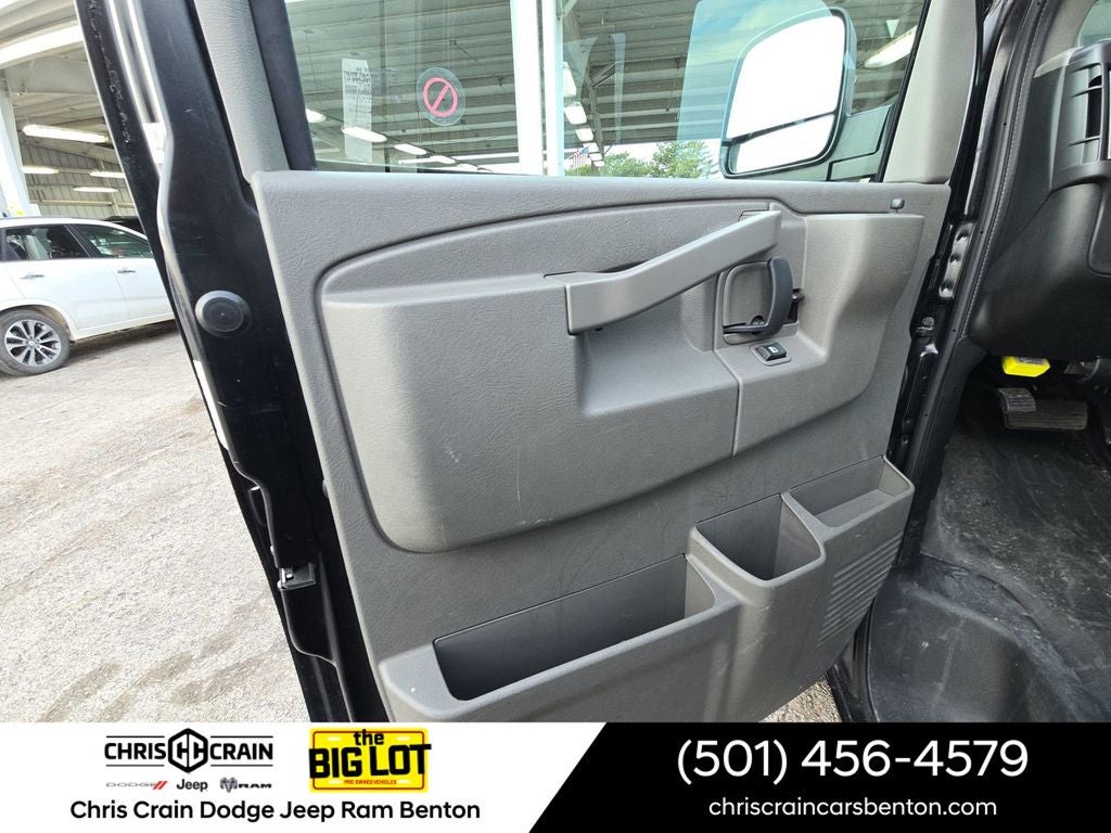 2025 Chevrolet Express Passenger RWD 3500 Extended Wheelbase LS