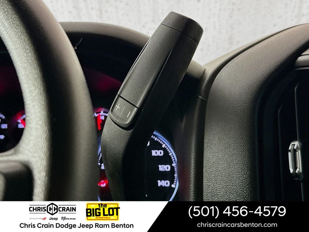 2023 Chevrolet Silverado 1500 4WD Crew Cab Short Bed Custom