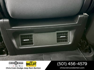 2023 Chevrolet Silverado 1500 4WD Crew Cab Short Bed Custom