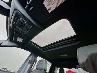 2021 Chevrolet Silverado 1500 4WD Crew Cab Short Bed High Country