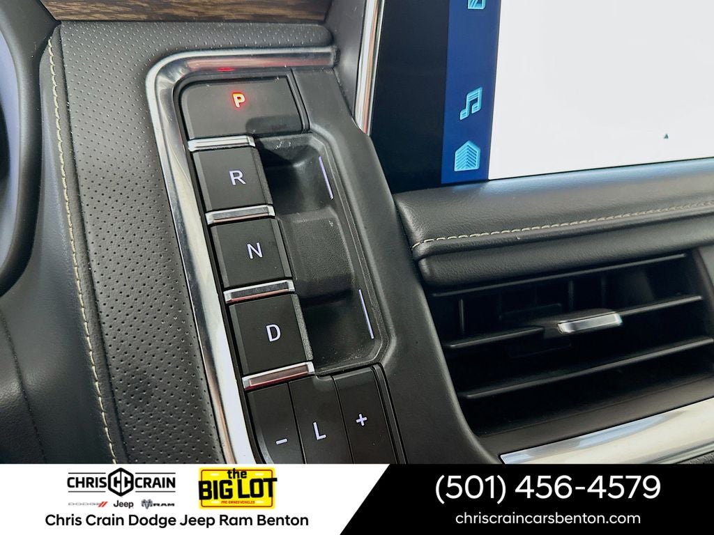 2023 Chevrolet Suburban 4WD Premier